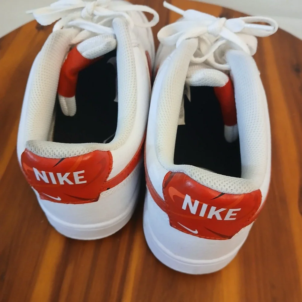 Nike see images